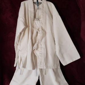 Child's size 0 gee white.